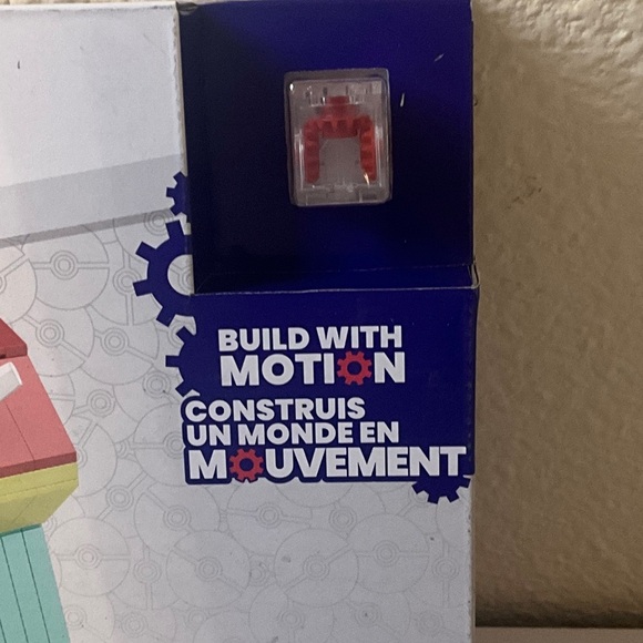 Mega Pokémon Windmill Building Set - Red, Green, White - Picture 2 of 4